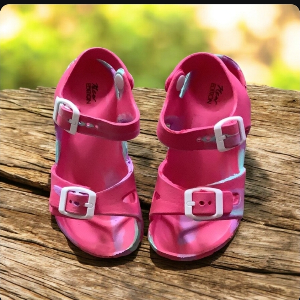 New Edition water shoes girls size 11-12 pink tie dye look great shape